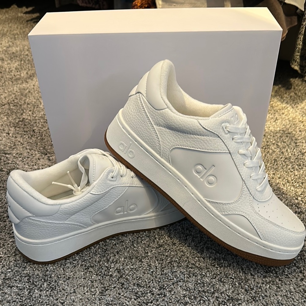 ALO Yoga Women's Recovery Mode White Sneakers